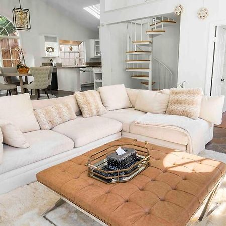 Stunning Mediterranean Mansion In Laurel Canyon 洛杉矶 外观 照片